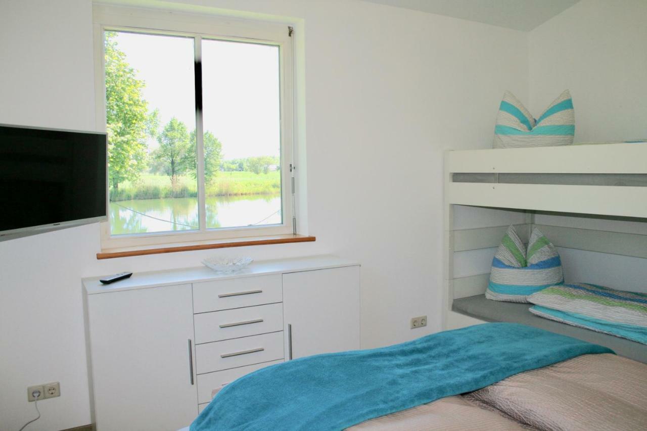 Gaestehaus Gaumenflug Am See 군즈부르크 외부 사진