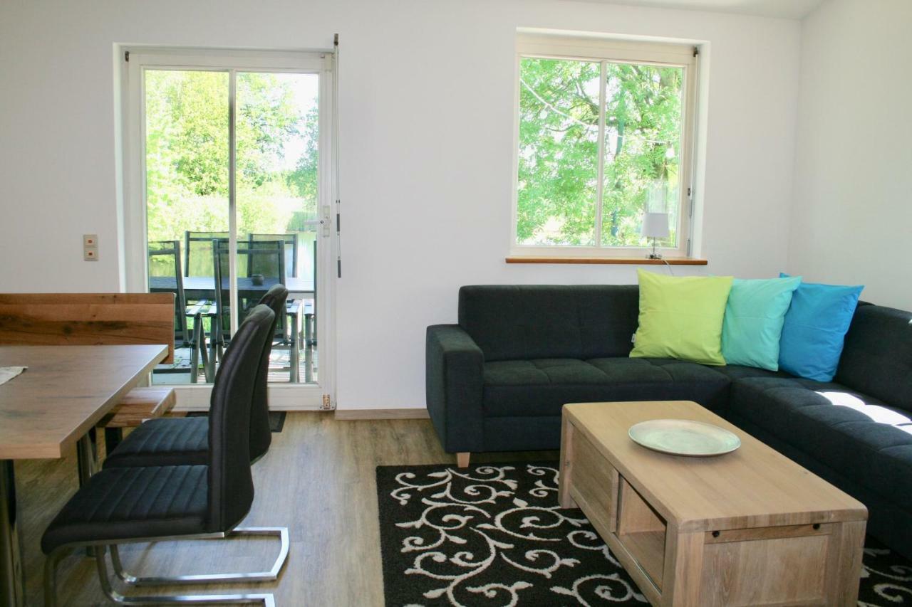 Gaestehaus Gaumenflug Am See 군즈부르크 외부 사진